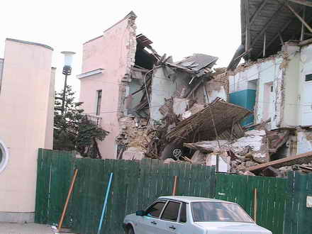 The collapse of the sanatorium