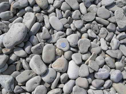Pebbles convenient for lying down