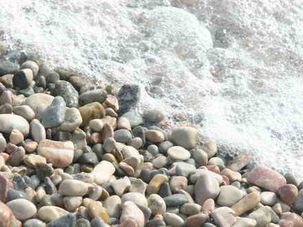 Sea foam with the rhythms of modern music